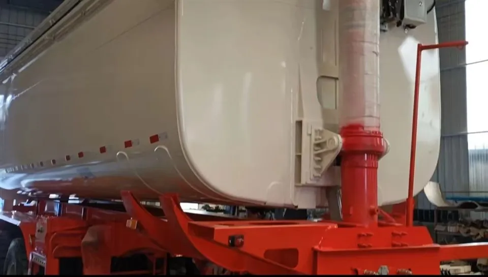 Tank Dèyè Baskile Semi-trelè